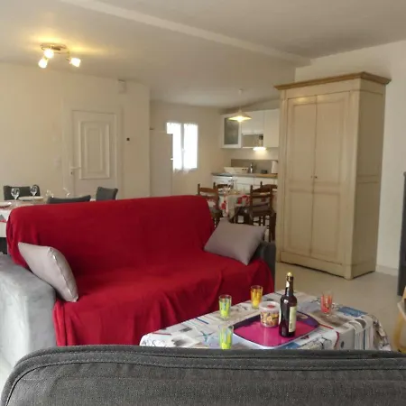 Maison Avec Terrasse, 400 M Et Centre, 2 Chambres, Parking Prive, Menage Inclus - Fr-1-224b-542 La Guérinière