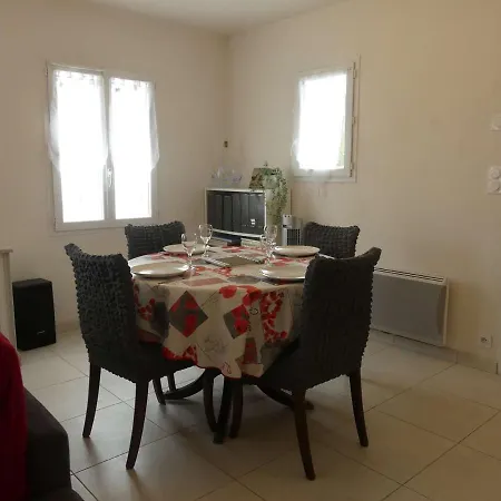 Nyaraló Maison Avec Terrasse, 400 M Et Centre, 2 Chambres, Parking Prive, Menage Inclus - Fr-1-224b-542 *