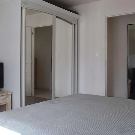 Maison Avec Terrasse, 400 M Et Centre, 2 Chambres, Parking Prive, Menage Inclus - Fr-1-224b-542