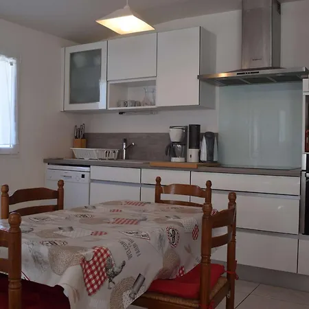 Maison Avec Terrasse, 400 M Et Centre, 2 Chambres, Parking Prive, Menage Inclus - Fr-1-224b-542 Holiday home *