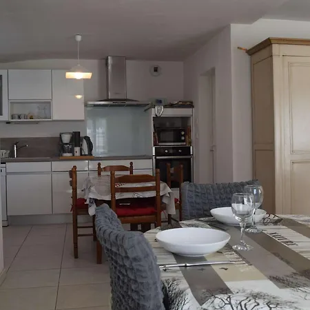 Holiday home Maison Avec Terrasse, 400 M Et Centre, 2 Chambres, Parking Prive, Menage Inclus - Fr-1-224b-542 *