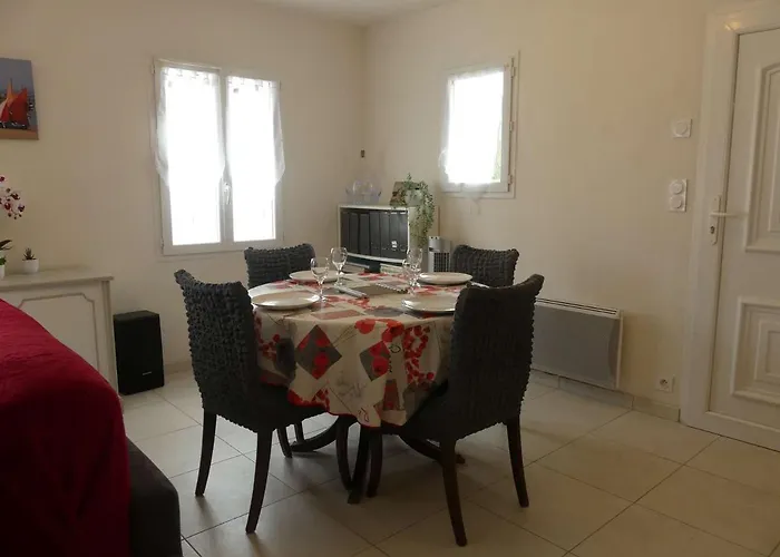 Σπίτι διακοπών Maison Avec Terrasse, 400 M Et Centre, 2 Chambres, Parking Prive, Menage Inclus - Fr-1-224b-542 *