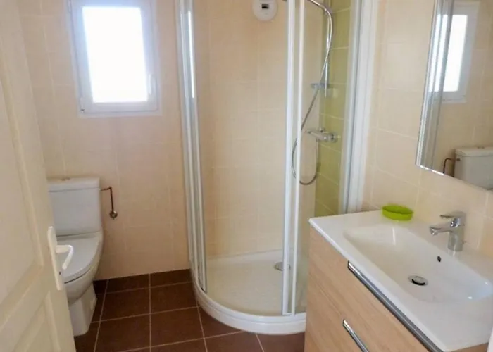 Maison Avec Terrasse, 400 M Et Centre, 2 Chambres, Parking Prive, Menage Inclus - Fr-1-224b-542 La Guérinière